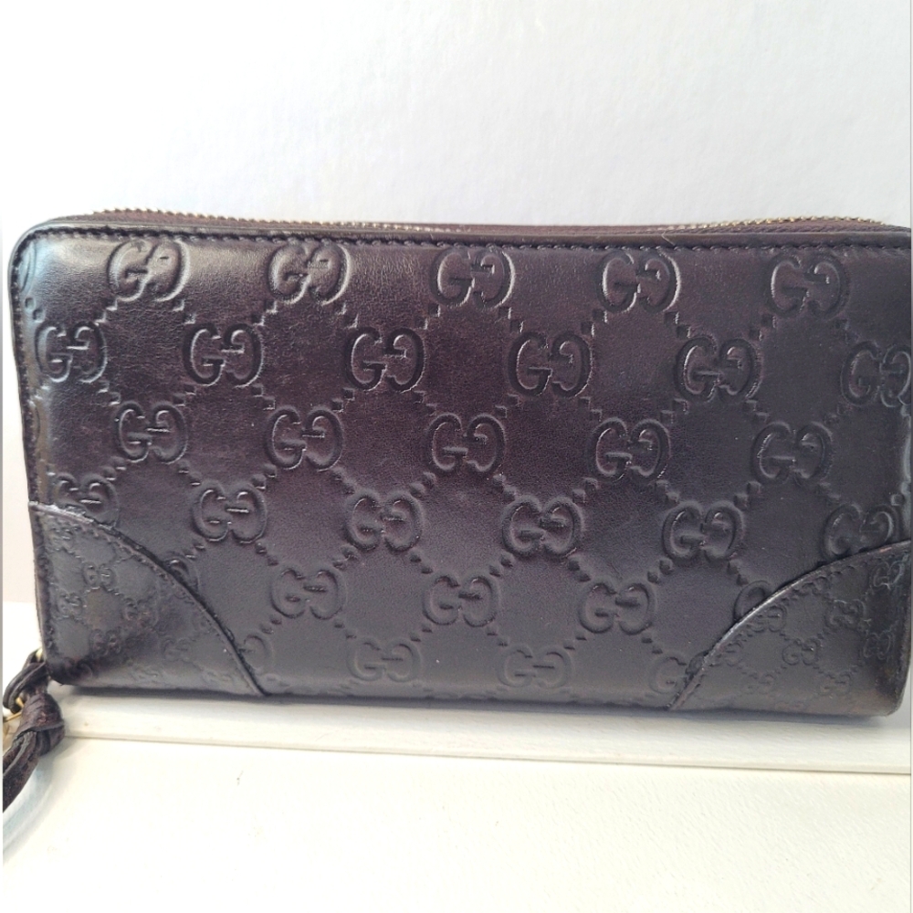 Gucci GG Embossed Long Leather Zip Wallet